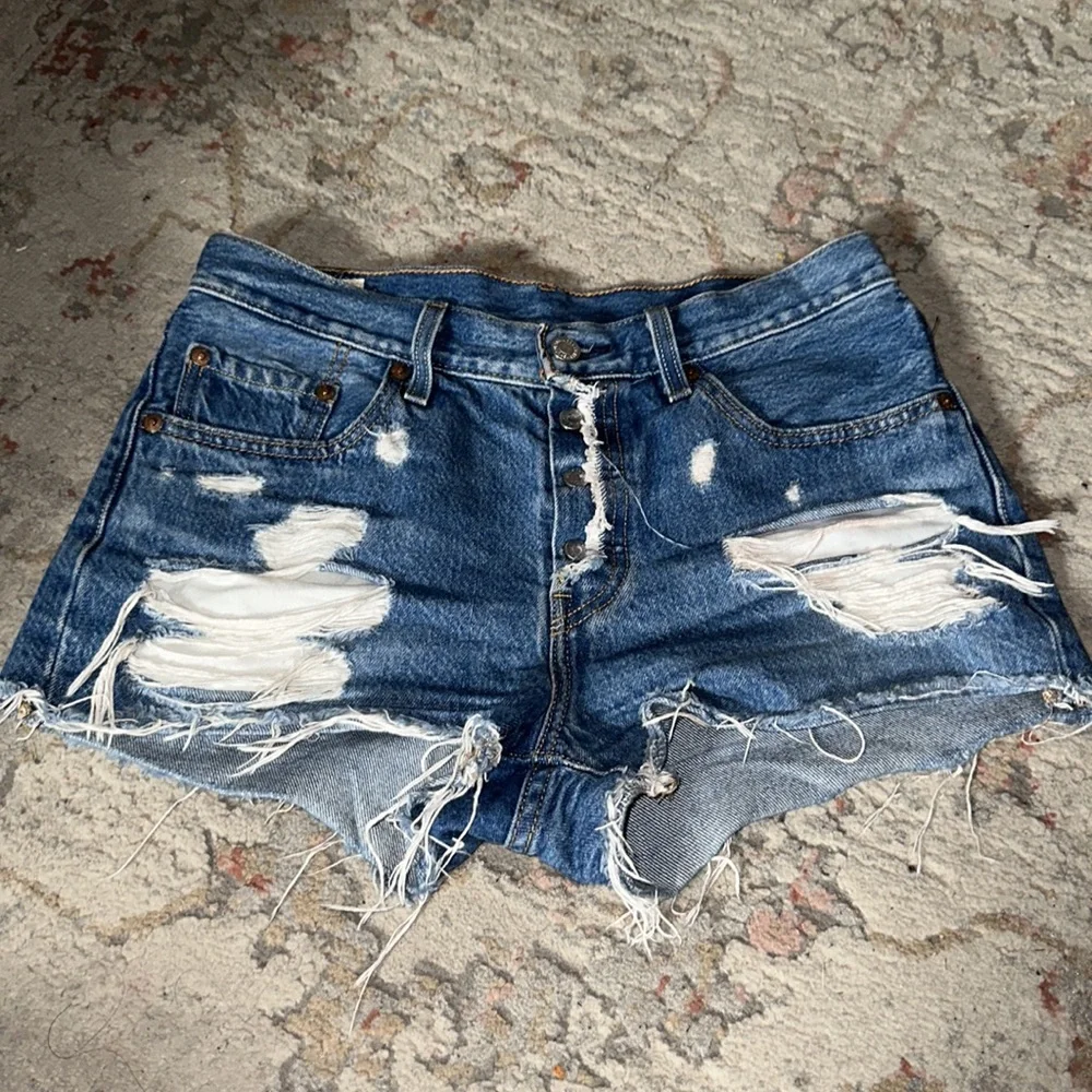 Levi’s Shorts - Picture 2 of 4